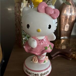 Hello Kitty Dancing Queen Figurine